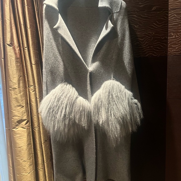 Grey jacket cashmere detachable pocket with fur. New. Size 6 - Picture 3 of 5